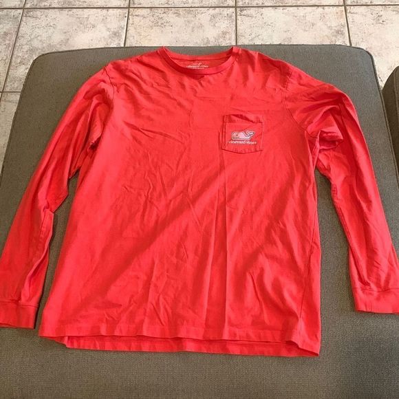 3 Vineyard Vines tshirts - Picture 6 of 11